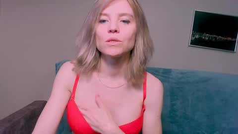 Snapshot of kristina_vagner chatting on April 23, 12:29 pm kristina_vagner online show from April 23, 12:29 pm
