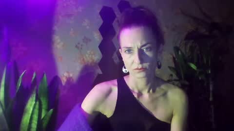 Snapshot of kristinagold44 chatting on December 3, 7:33 pm Kristina online show from December 3, 7:33 pm
