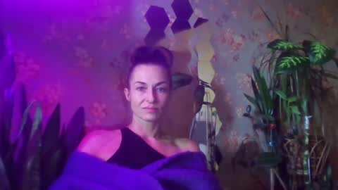 Snapshot of kristinagold44 chatting on December 4, 10:13 am Kristina online show from December 4, 10:13 am