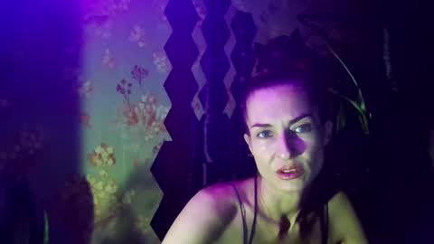 Snapshot of kristinagold44 chatting on February 10, 4:14 pm Kristina online show from February 10, 4:14 pm