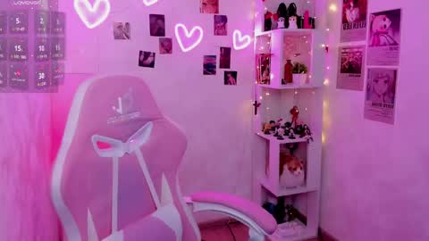 Snapshot of kristine_beauty chatting on May 2, 8:52 am Kristi online show from May 2, 8:52 am