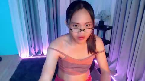 Snapshot of kristine_fox chatting on May 24, 5:18 pm kristine_fox online show from May 24, 5:18 pm