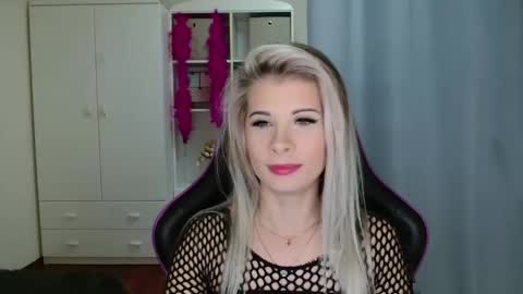 KristineAmore online show from October 31, 7:42 am