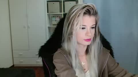 KristineAmore online show from November 5, 7:30 am