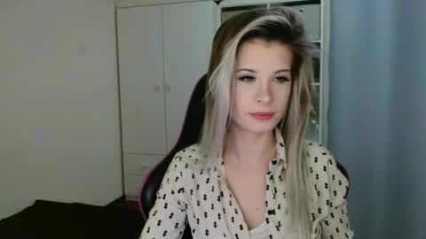 KristineAmore online show from January 8, 7:32 am