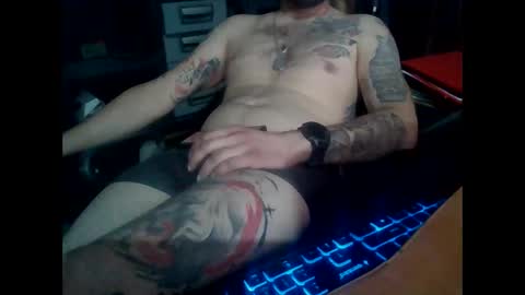 Snapshot of kristo2323 chatting on October 19, 2:01 am kristo2323 online show from October 19, 2:01 am