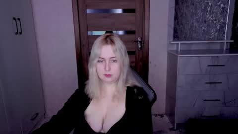 Snapshot of kristy_fran chatting on March 23, 7:56 am Kristy online show from March 23, 7:56 am