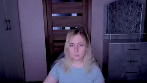 Snapshot of kristy_fran chatting on June 26, 8:57 pm Kristy online show from June 26, 8:57 pm