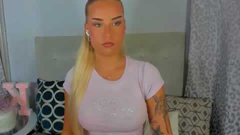 Snapshot of kristyflowers chatting on June 19, 2:32 pm KristyFlowers online show from June 19, 2:32 pm