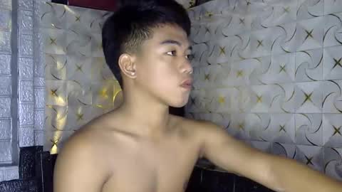 kritthanarkorn online show from April 19, 3:17 am