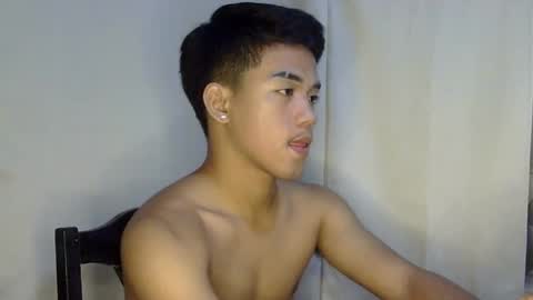 Snapshot of kritthanarkorn chatting on April 23, 3:14 pm kritthanarkorn online show from April 23, 3:14 pm