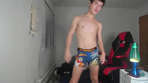 Snapshot of kroddy1985 chatting on September 16, 12:44 am Brayden Thompson online show from September 16, 12:44 am