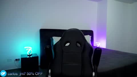 Snapshot of krops_ chatting on December 23, 8:11 am KROPS online show from December 23, 8:11 am