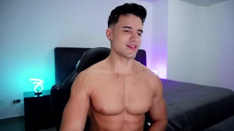 Snapshot of krops_ chatting on February 19, 2:55 am KROPS online show from February 19, 2:55 am