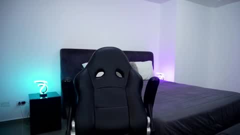 Snapshot of krops_ chatting on March 6, 9:58 am KROPS online show from March 6, 9:58 am