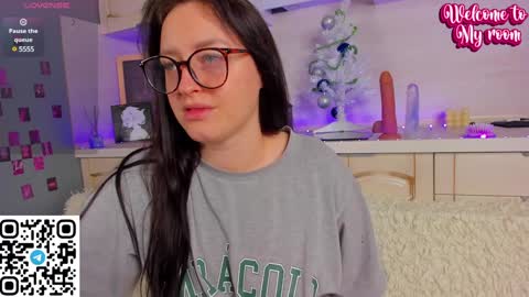 Snapshot of kruela_eva chatting on January 3, 11:44 pm Kruela GTM3Tue Wed Thu Fri Sun 0400 am-1030pm online show from January 3, 11:44 pm