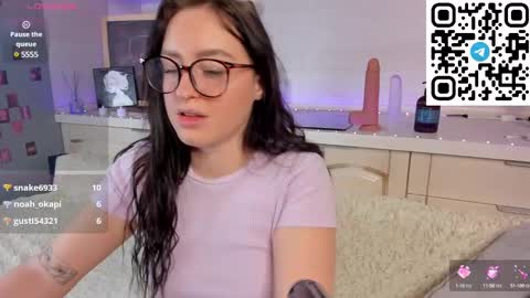 Snapshot of kruela_eva chatting on February 4, 2:49 am Kruela GTM3Tue Wed Thu Fri Sun 0400 am-1030pm online show from February 4, 2:49 am