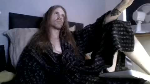 Snapshot of krullz123 chatting on June 15, 9:50 pm Krullz online show from June 15, 9:50 pm