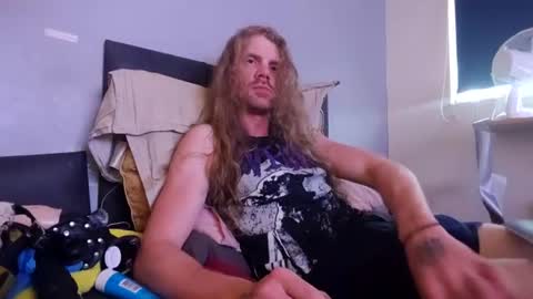 Snapshot of krullz123 chatting on June 16, 10:45 pm Krullz online show from June 16, 10:45 pm