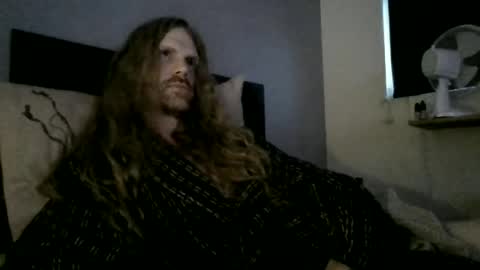 Snapshot of krullz123 chatting on June 19, 11:52 pm Krullz online show from June 19, 11:52 pm