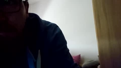 Snapshot of kryptoni18435 chatting on February 25, 12:37 pm Tommy online show from February 25, 12:37 pm