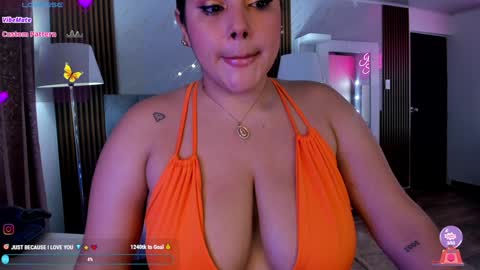 Snapshot of krysstal__ chatting on February 3, 5:07 am online show from February 3, 5:07 am