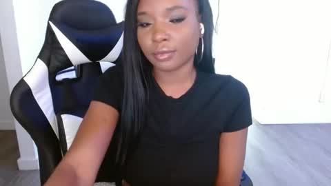 Snapshot of krystalblakexxx chatting on October 29, 3:47 pm Krystal Blake online show from October 29, 3:47 pm