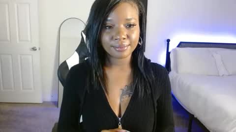 Snapshot of krystalblakexxx chatting on February 21, 12:22 am Krystal Blake online show from February 21, 12:22 am