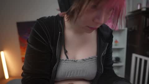 Snapshot of krystalsyxx chatting on January 27, 7:35 pm Krystal Syx online show from January 27, 7:35 pm