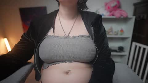 Snapshot of krystalsyxx chatting on February 16, 11:37 pm Krystal Syx online show from February 16, 11:37 pm