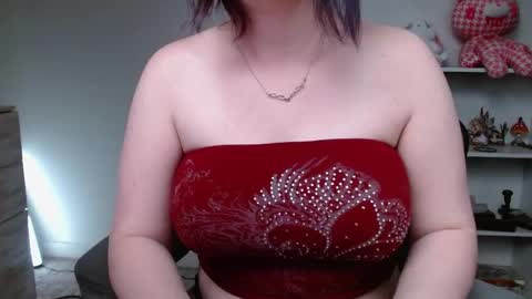 Snapshot of krystalsyxx chatting on May 9, 6:02 pm Krystal Syx online show from May 9, 6:02 pm