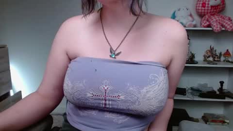 Snapshot of krystalsyxx chatting on May 16, 9:35 pm Krystal Syx online show from May 16, 9:35 pm