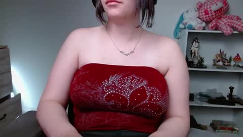 Snapshot of krystalsyxx chatting on May 31, 2:02 pm Krystal Syx online show from May 31, 2:02 pm