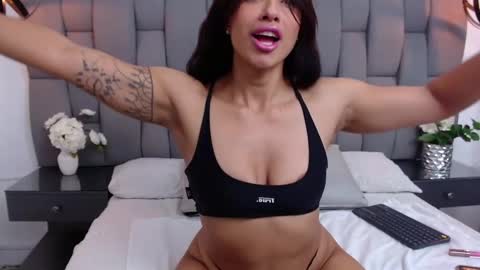 kristenfit online show from February 25, 4:10 pm