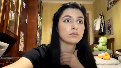 Snapshot of krystleprzygocki chatting on February 13, 8:27 pm Mira online show from February 13, 8:27 pm