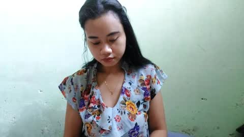 Snapshot of krystynagarnsey chatting on May 18, 8:09 am Layla online show from May 18, 8:09 am