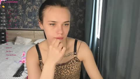 Snapshot of kseni_a chatting on April 24, 7:22 am Ksenia online show from April 24, 7:22 am