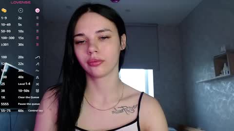 Snapshot of kseni_a chatting on May 25, 12:22 pm Ksenia online show from May 25, 12:22 pm