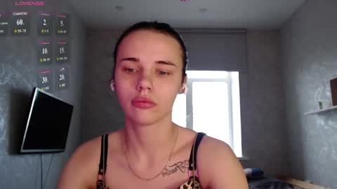 Snapshot of kseni_a chatting on June 6, 8:08 am Ksenia online show from June 6, 8:08 am