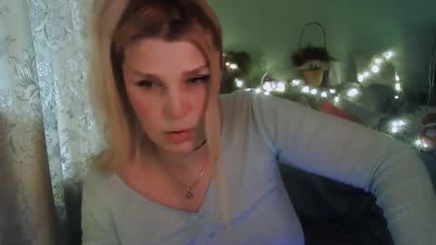 Snapshot of kudesnizza chatting on February 9, 11:14 am Annika MTF ts post -op online show from February 9, 11:14 am