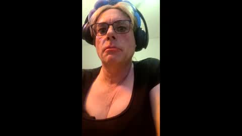 Snapshot of kullinky69 chatting on December 19, 4:30 am kullinky69 online show from December 19, 4:30 am