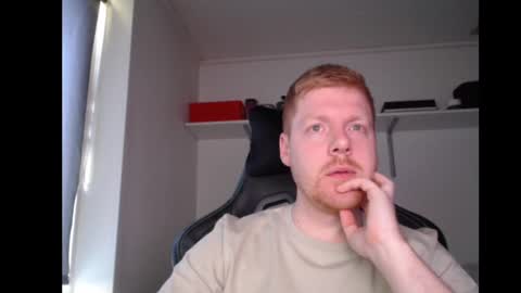 Snapshot of kunmig chatting on February 18, 10:27 am Christian online show from February 18, 10:27 am