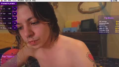 Snapshot of kuntboyzworld chatting on July 8, 9:08 pm Krypto hethey online show from July 8, 9:08 pm