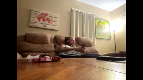 Snapshot of kuntryg83 chatting on March 26, 1:44 am kuntryg83 online show from March 26, 1:44 am