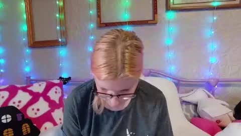 Samantha online show from April 22, 11:23 am