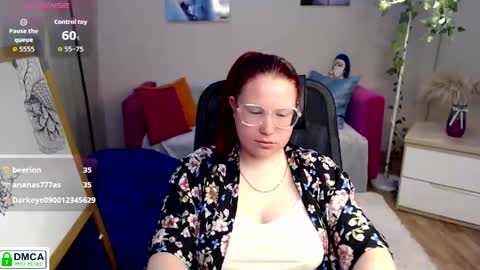 Snapshot of kuri_u chatting on May 28, 9:34 pm kuri_u online show from May 28, 9:34 pm