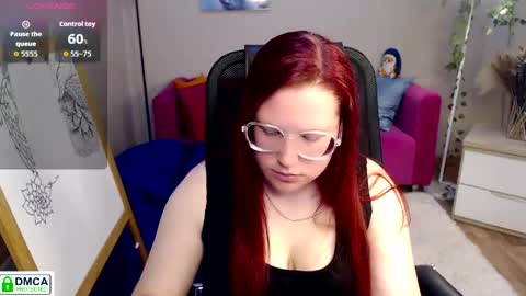 Snapshot of kuri_u chatting on June 2, 10:39 am kuri_u online show from June 2, 10:39 am