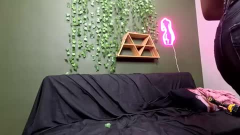 Snapshot of kuromi_devil chatting on November 8, 10:41 pm kuromi_devil online show from November 8, 10:41 pm