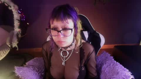Snapshot of kuromi_purple chatting on June 28, 11:38 am Kuromi online show from June 28, 11:38 am