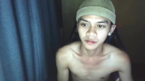 Snapshot of kurtxxx07 chatting on May 17, 10:39 pm kurtxxx07 online show from May 17, 10:39 pm